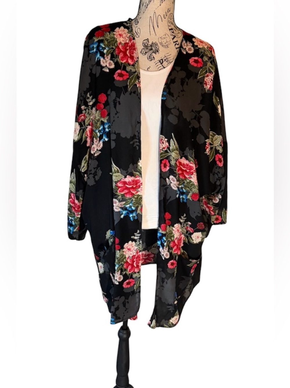 Black Floral Open Front Kimono with Pockets Rayon.